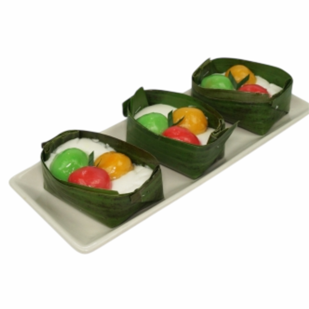 Putri Mandi kue tradisional ketan lembut dengan kuah santan gurih